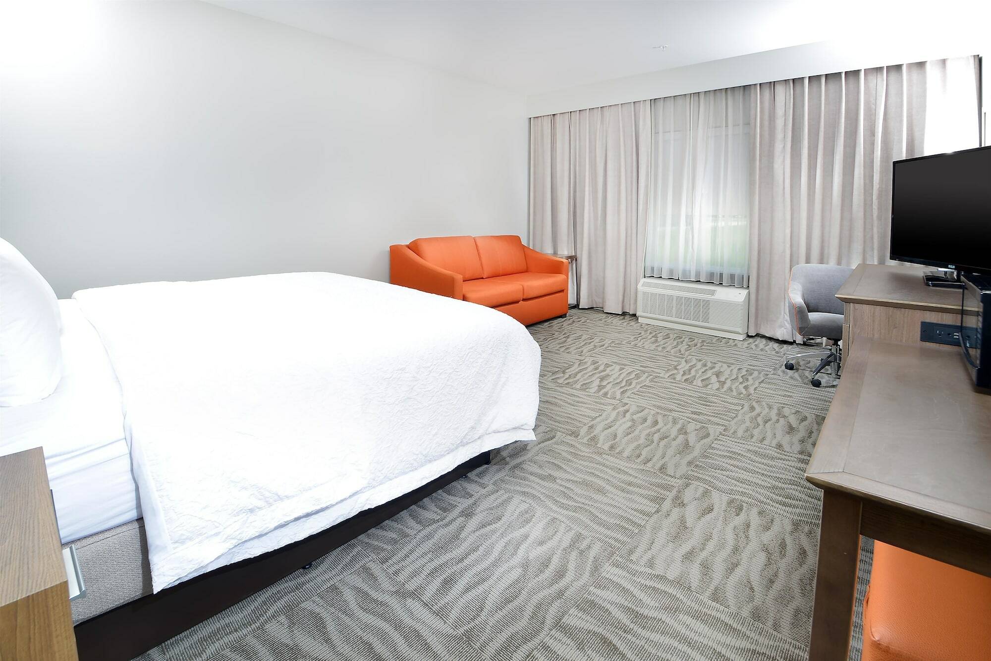 Hampton Hotel 3*